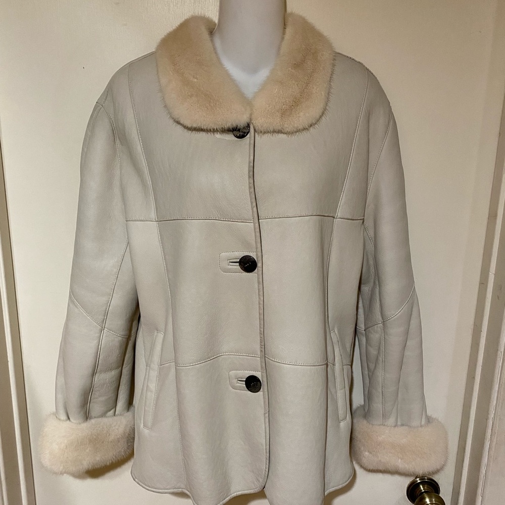 Pellacci New Zealand Baby Lamb Shearling Lined & Mink collar & Cuffs Sz S